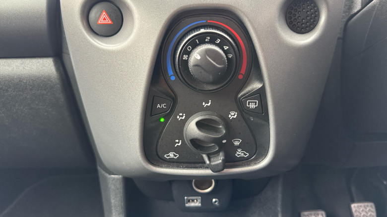 Toyota Aygo 1.0 VVT-i X-Play 5dr Petrol Hatchback